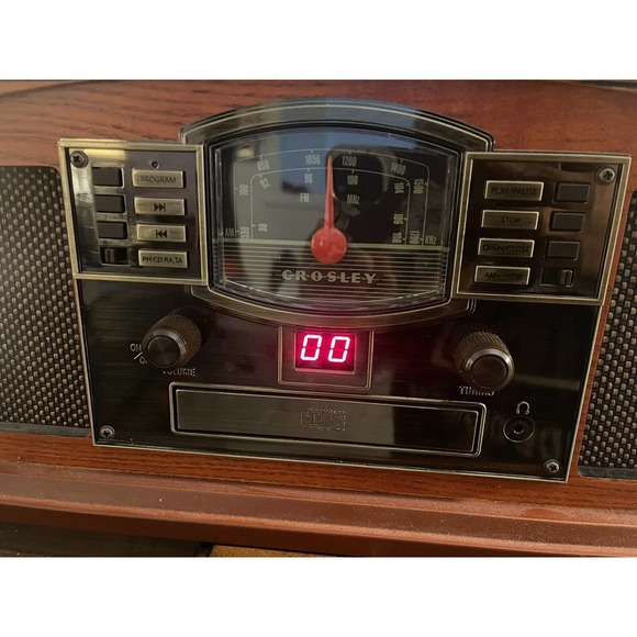 Crosley Other Crosley Cr42cpa Lancaster 3speed Turntable With Radio